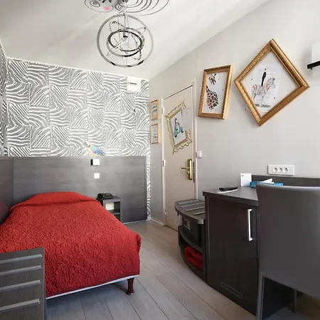 Amélie Hotel 2*